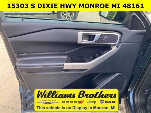 2022 Ford Explorer XLT - Stone Blue Metallic exterior view 13