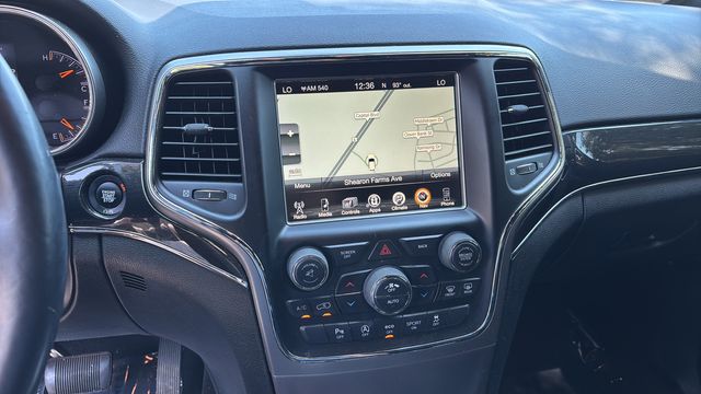 Used 2017 White Jeep Trailhawk image 26