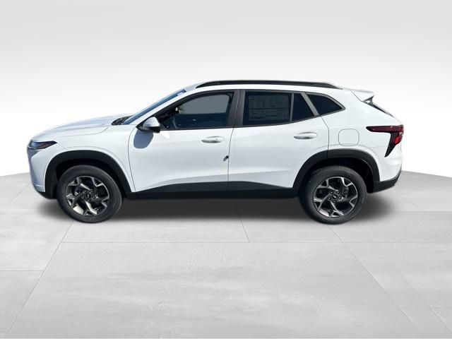 2025 Chevrolet Trax LT photo
