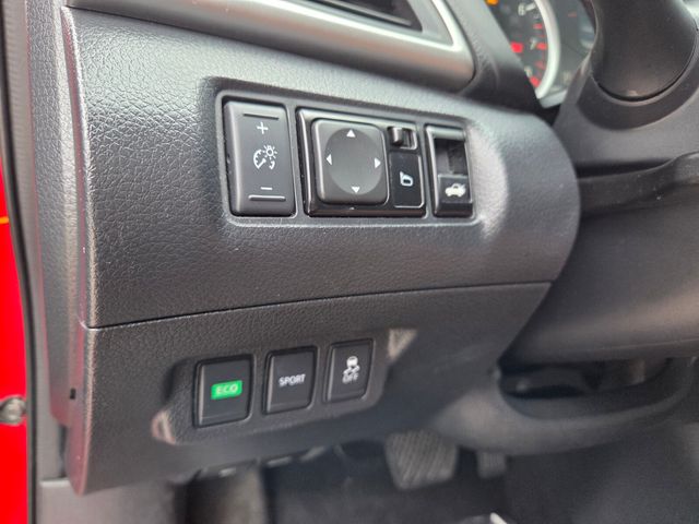 Used 2016 Red Nissan SV image 22