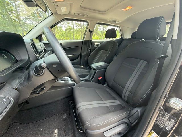 Used 2023 Black Hyundai SEL image 10