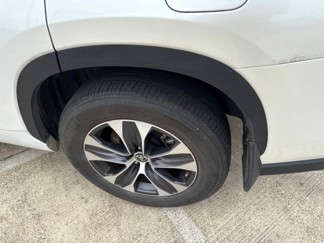 2024 Toyota Highlander XLE Beige at Bayway Cadillac Southwest