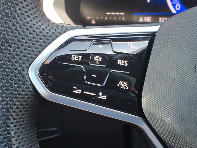 2023 Volkswagen Tiguan - Image 13