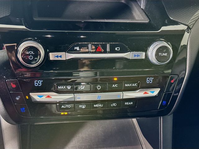 2021 Silver Metallic Ford Explorer ST 4X4 SUV