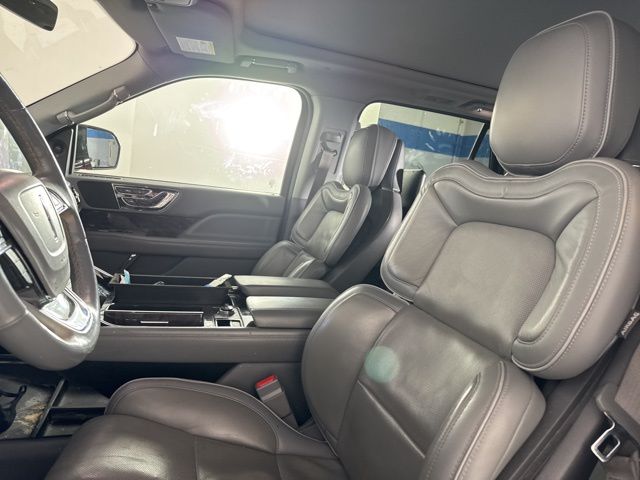 2018 Ruby Red Metallic Tinted Clearcoat Lincoln Navigator Select RWD SUV
