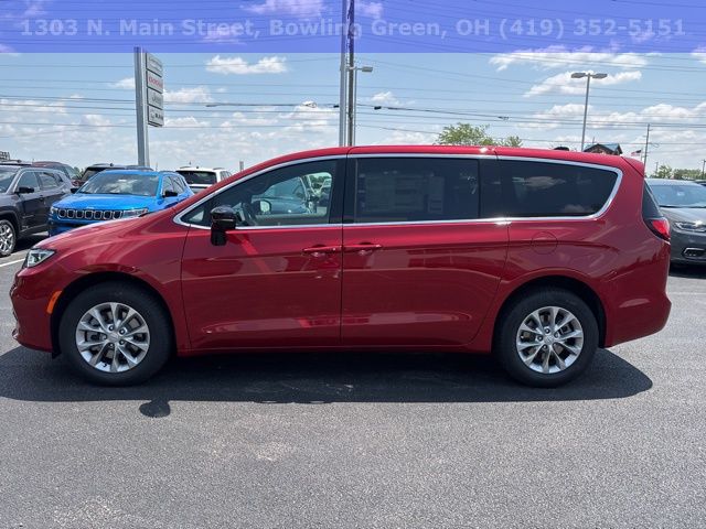 New 2025 Chrysler Pacifica Select 4D Passenger Van