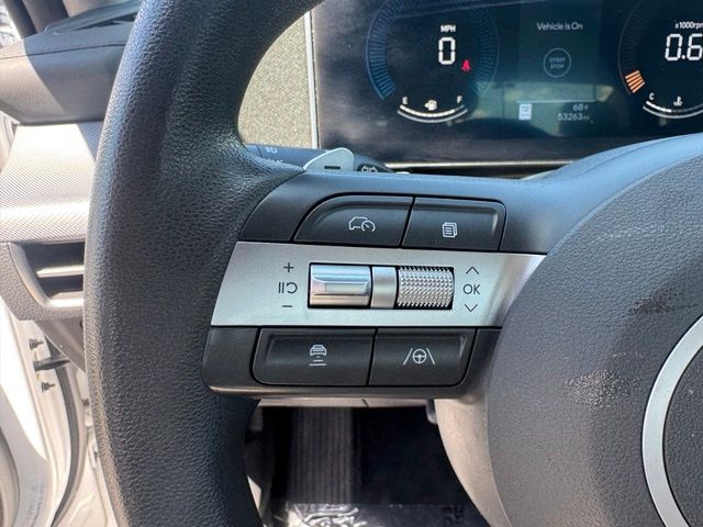 Used 2025 White Hyundai SEL image 18