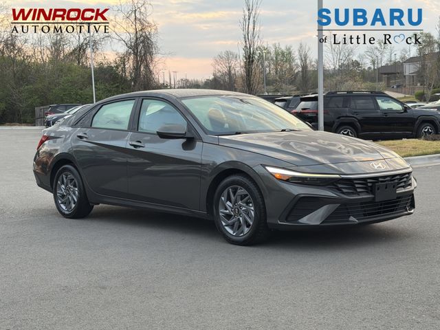 2024 Hyundai Elantra SEL FWD