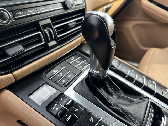 Used 2019  Porsche S image 25