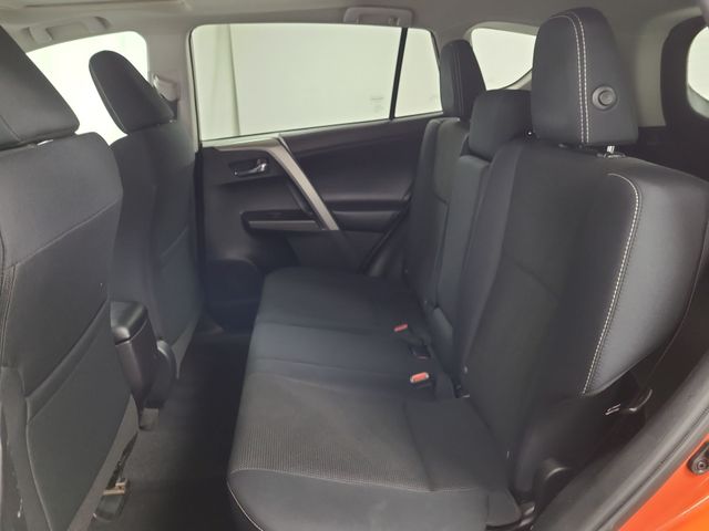 2016 – Toyota – RAV4