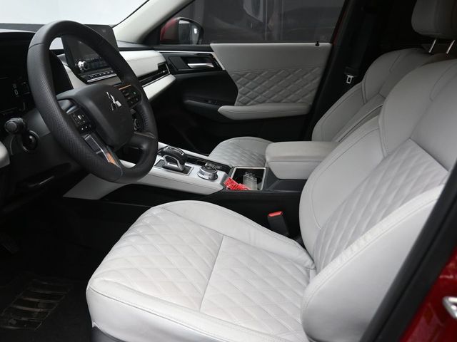 2024 Mitsubishi Outlander SEL - 8