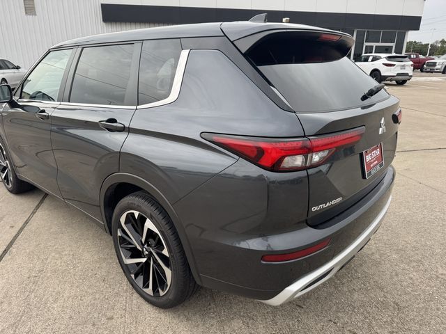2024 Mitsubishi Outlander SE Black at Emmons Autoplex