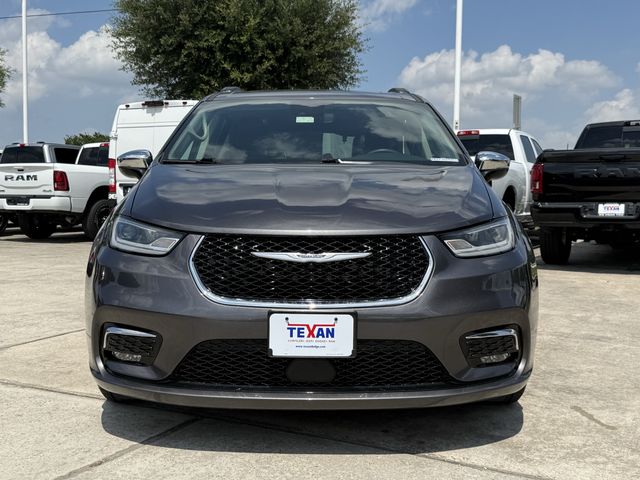 2023 Chrysler Pacifica Limited Gray at Durrett Motor Company