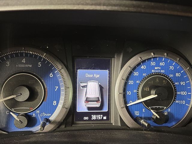 2019 Toyota Sienna XLE photo