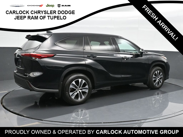 2021 Toyota Highlander XLE 2