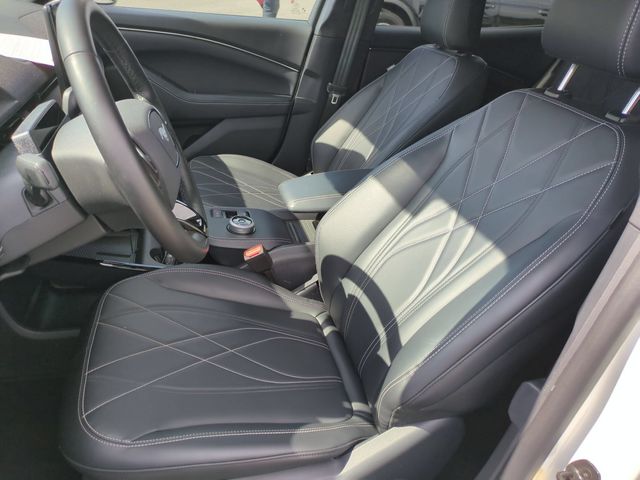 Used 2024 White Ford Select image 14