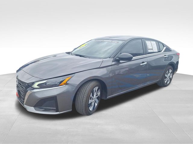Certified Used 2025 Gray Nissan 2.5 S image 5