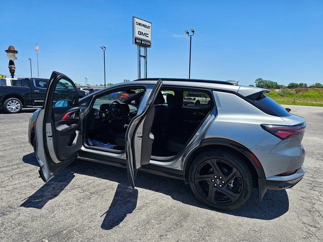 2024 Chevrolet Equinox EV RS 12