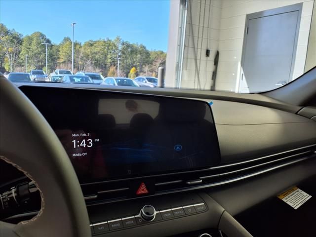 2025 Hyundai Elantra SEL Convenience photo