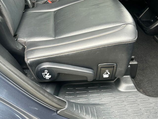 used 2019 Toyota Highlander car, priced at $24,059