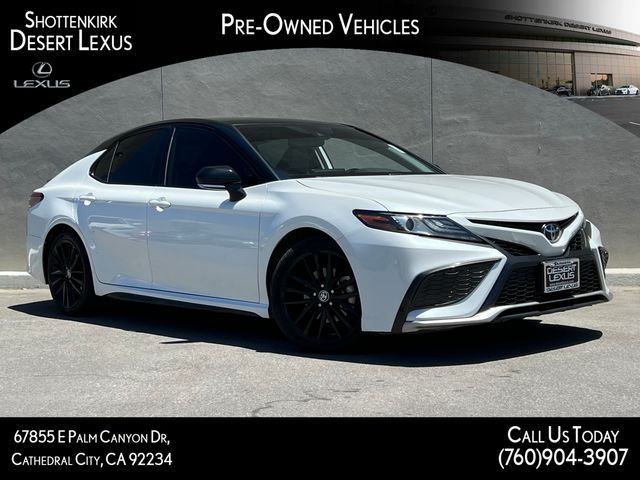 Wind Chill Pearl/Midnight Black Metallic 2022 Toyota Camry Sedan Front-Wheel Drive 8-Speed Automatic
