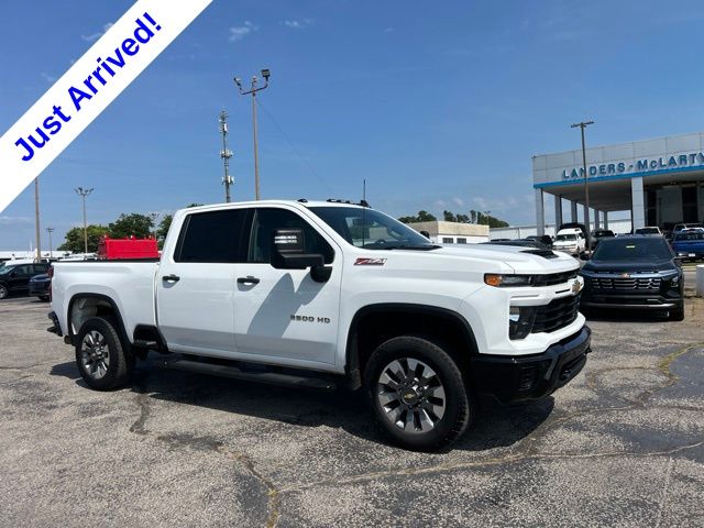 2025 Chevrolet Silverado 2500HD Custom Crew Cab 4WD