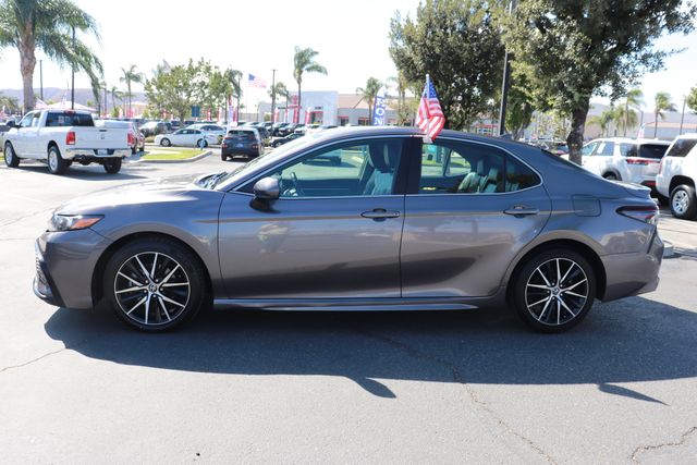 2021 Toyota Camry SE 7