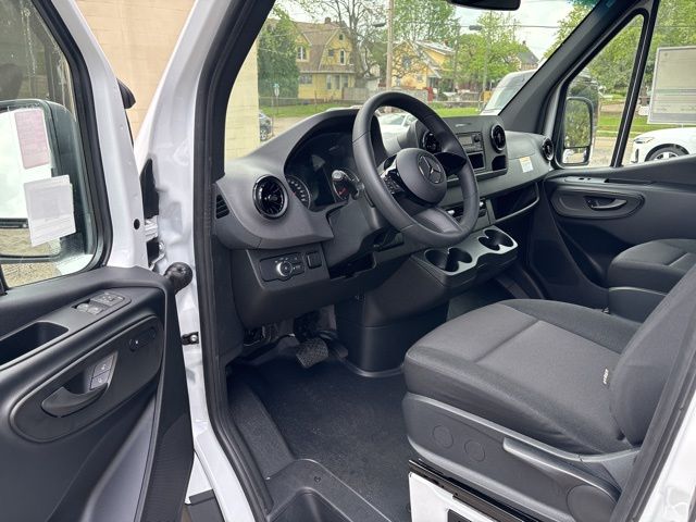 2025 Mercedes-Benz Sprinter 2500 Cargo 144 WB photo