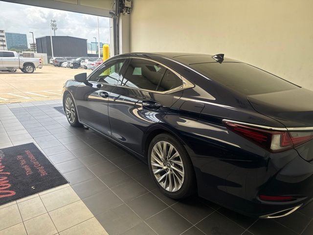 Used 2020 Lexus ES Sedan