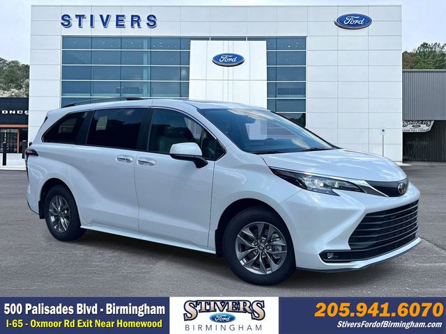 White (Wind Chill Pearl) 2026 Toyota Sienna Minivan Front-Wheel Drive Continuously Variable Transmission