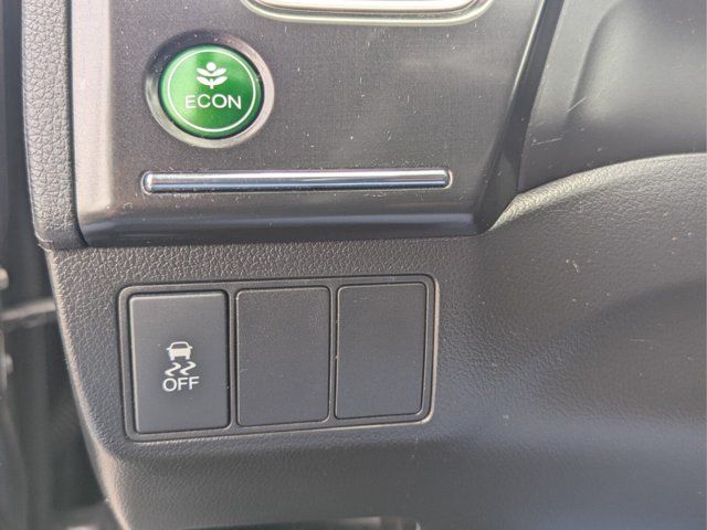 Used 2015  Honda SE image 11