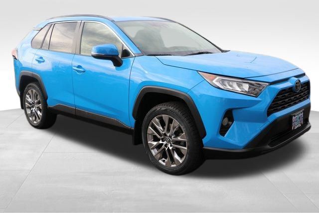 2021 Toyota RAV4 XLE Premium 17