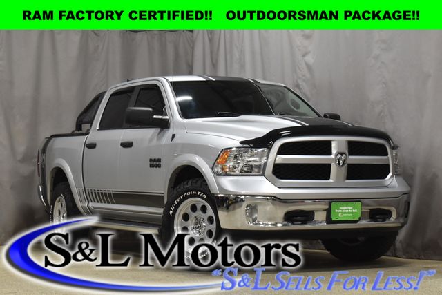 Bright Silver Metallic Clearcoat 2016 RAM 1500 Outdoorsman Crew Cab 4WD Pickup Truck Four-Wheel Drive 8-Speed Automatic