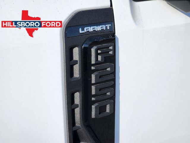 2024 Oxford White Ford Super Duty F-250 SRW Lariat 4X4 Truck