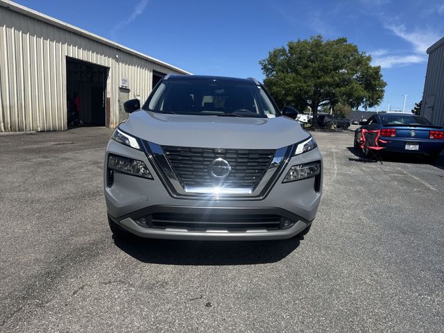 Used 2021 Gray Nissan SL image 2