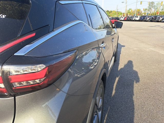 Used 2019 Gray Nissan Platinum image 9