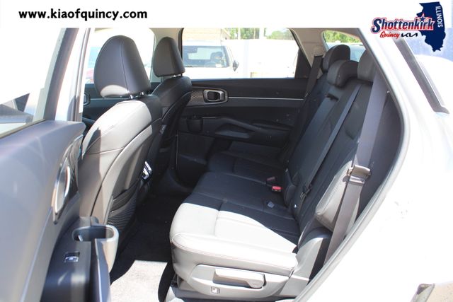 2026 Kia Sorento EX - Photo 16
