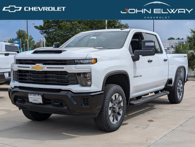 Summit White 2024 Chevrolet Silverado 2500HD Pickup Truck Four-Wheel Drive Automatic