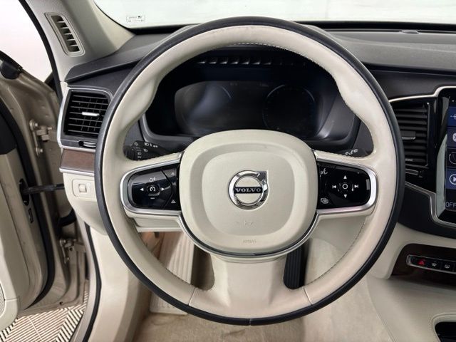 Used 2016  Volvo T6 Momentum image 12