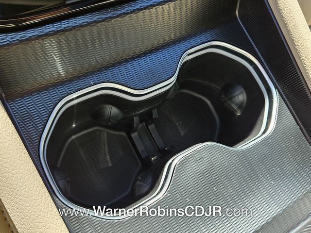 New 2025 White Jeep Limited image 23