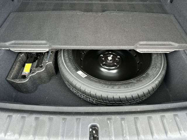 Used 2023 Black BMW xDrive28i image 29