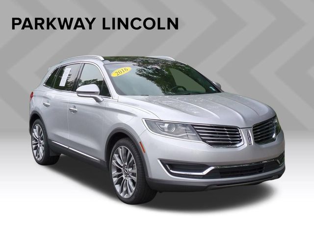 Used 2016 Silver Lincoln Reserve image 7