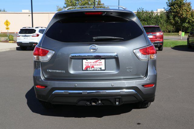 2015 Nissan Pathfinder SV 19