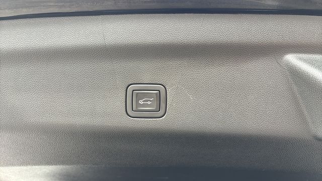 Used 2024 Black Chevrolet Z71 image 36