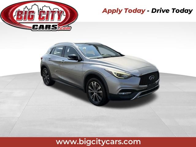 2017 INFINITI QX30 Premium AWD