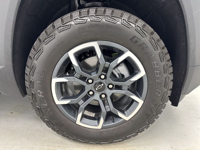 new 2026 Chevrolet Equinox car, priced at $32,670