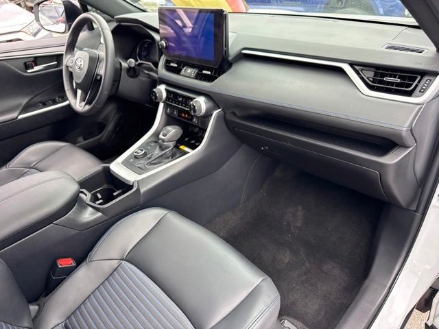 2024 Toyota RAV4 XSE - Photo 15
