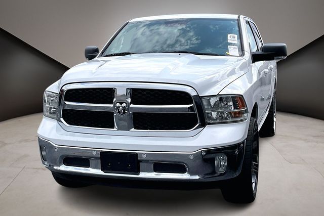 Bright White Clearcoat 2019 RAM 1500 Pickup Truck 4X2 8-Speed Automatic