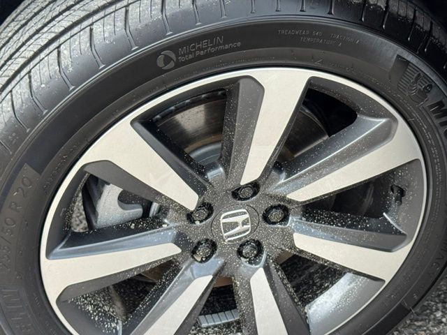 Used 2025 Honda Pilot SUV