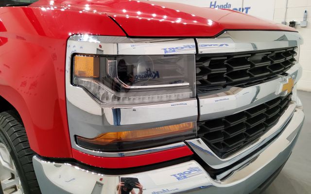 View vehicle photo 6